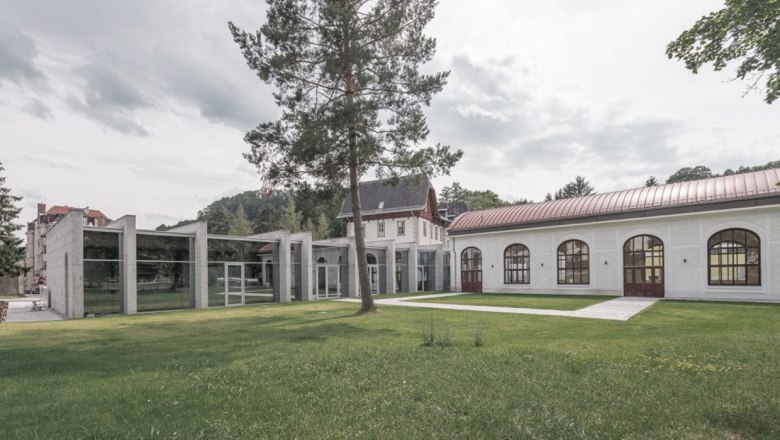 Glassalon Neuhaus - Blick vom Garten, © Baukooperative