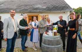 Bgm. Tulbing KR Thomas Buder, Wienerwald Tourismus GF Christoph Vielhaber, Linda, Frank &amp; Ingrid Bläuel (Berghotel Tulbingerkogel), Prof. Günter Seifert &amp; Katharina Engelbrecht , © Ricarda Kunzl