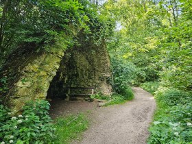 Antonsgrotte, © Wienerwald Tourismus / ©Klaus Lorenz