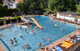 Freibad der Marktgemeinde Gumpoldskirchen, © Harald Nirschl