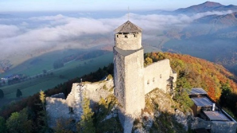 Flugaufnahme Araburg im Herbst, © Kaumberg/Engl Gerald