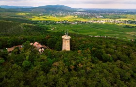 SS_Kaiser-Franz-Josephs-Jubiläumswarte am Harzberg, © Sascha Schernthaner_Wienerwald Tourismus