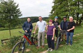 Freuen sich über das Angebot der &quot;Geführten E-MTB Genusstouren Wienerwald&quot;, © Wienerwald Tourismus/Sonja Pohl